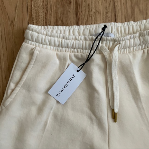 WeWoreWhat Pull On Black Sweat Off White Short Size Small - Picture 4 of 12